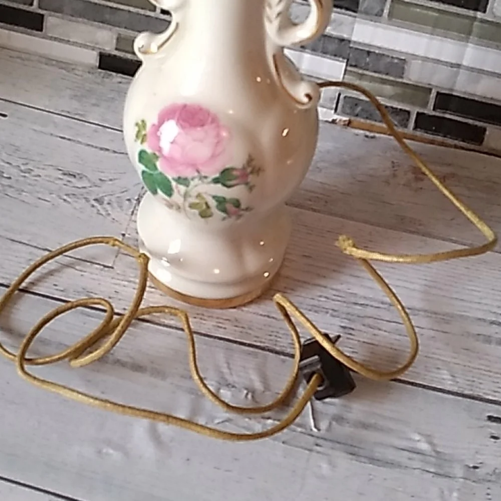 Vintage 1950s transferwear pink rose lamp